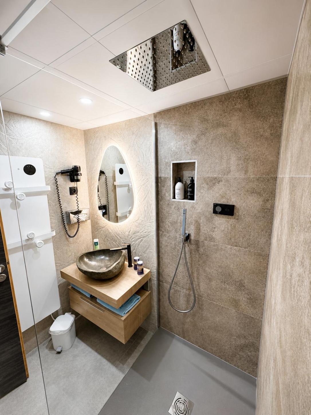 Double Room Mountain View Spa Access